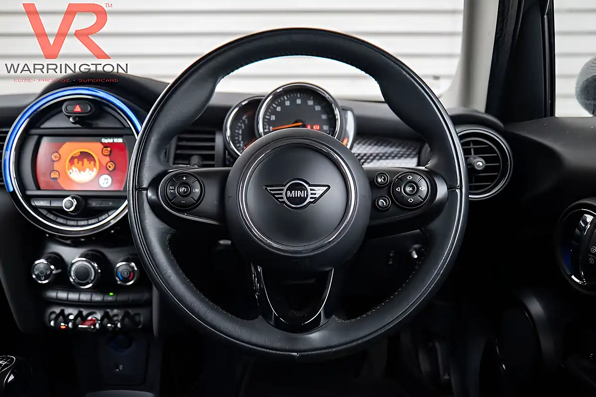 Used 2020 MINI Hatch Classic Thunder Grey - Interior and Exterior details 10