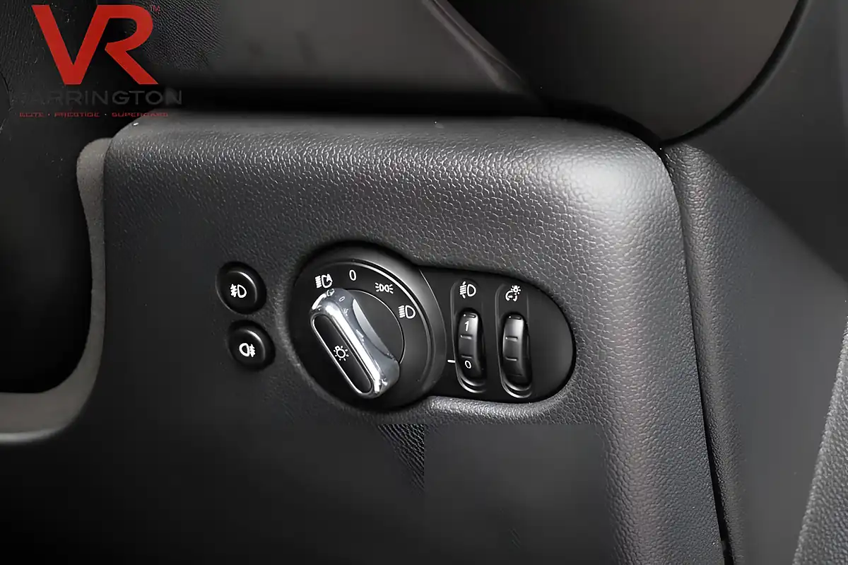 Used 2020 MINI Hatch Classic Thunder Grey - Interior and Exterior details 12