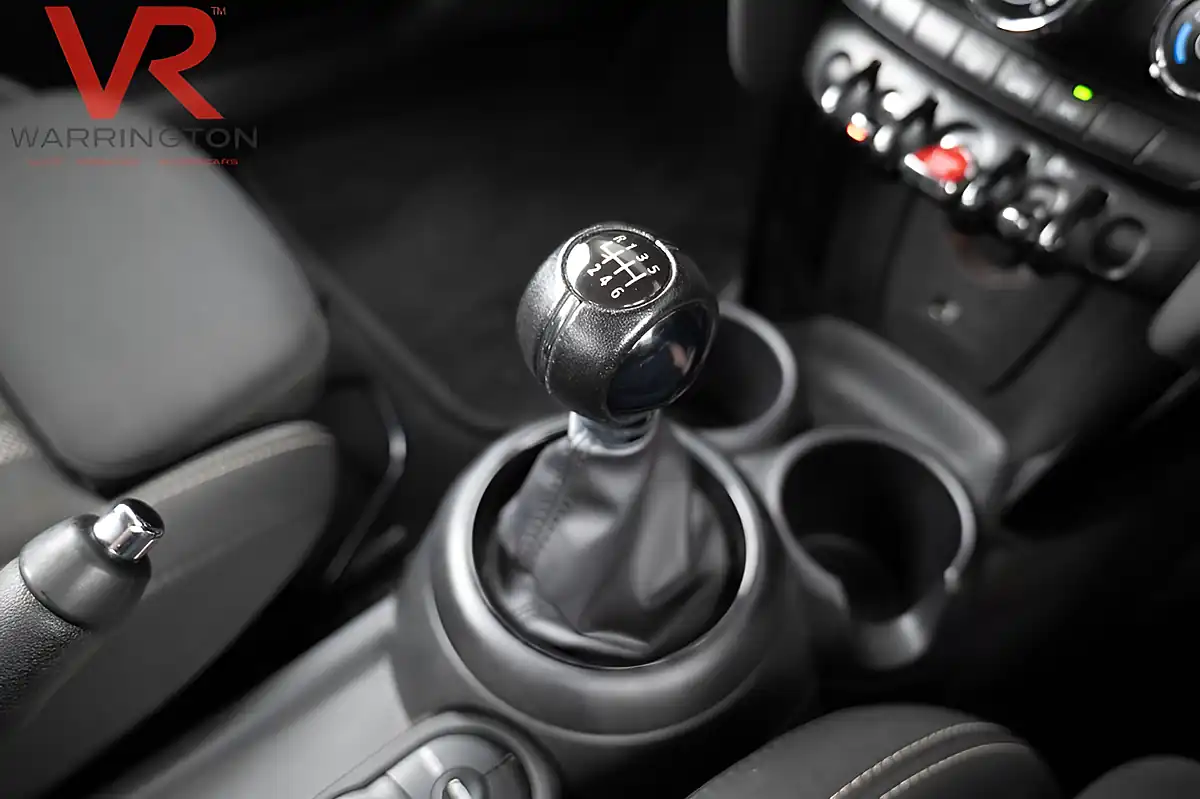 Used 2020 MINI Hatch Classic Thunder Grey - Interior and Exterior details 18