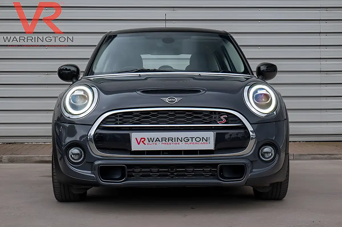 Used 2020 MINI Hatch Classic Thunder Grey - Interior and Exterior details 4