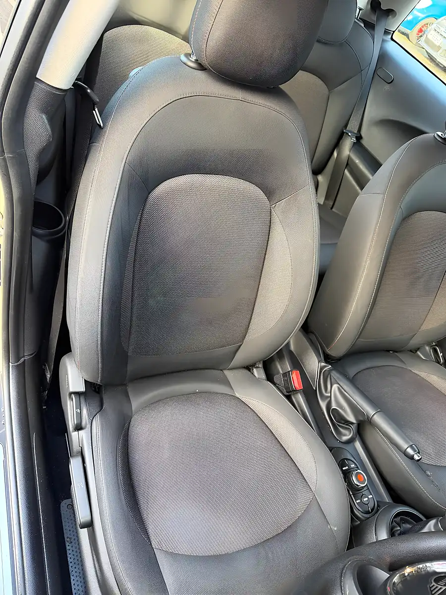 Used 2020 MINI Hatch Classic White - Interior and Exterior details 13