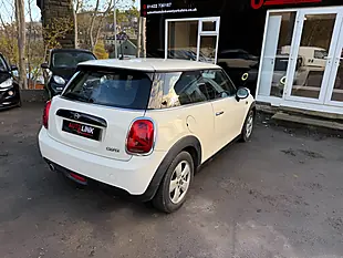 Used 2020 MINI Hatch Classic White - Interior and Exterior details 7