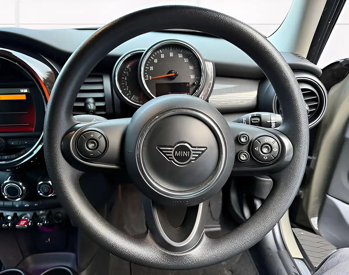Used 2020 MINI Hatch Cooper Classic Emerald Grey - Interior and Exterior details 16