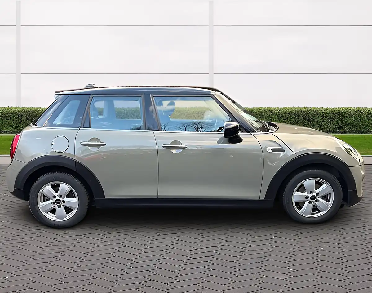 Used 2020 MINI Hatch Cooper Classic Emerald Grey - Interior and Exterior details 2