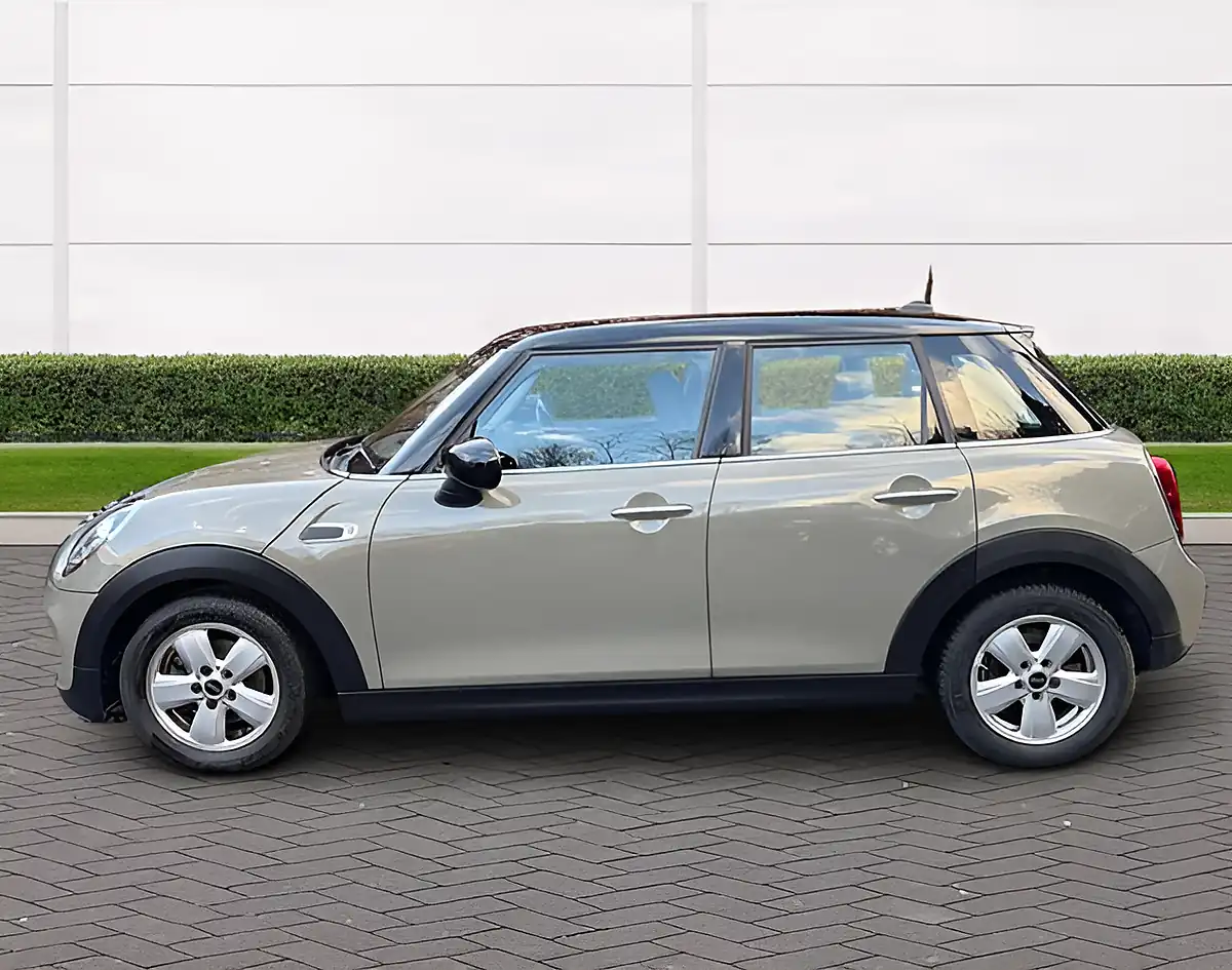 Used 2020 MINI Hatch Cooper Classic Emerald Grey - Interior and Exterior details 5
