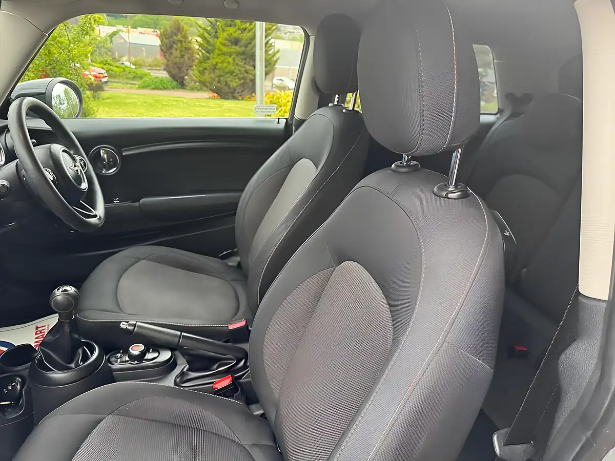 Used 2020 MINI Hatch Cooper Classic Grey - Interior and Exterior details 15