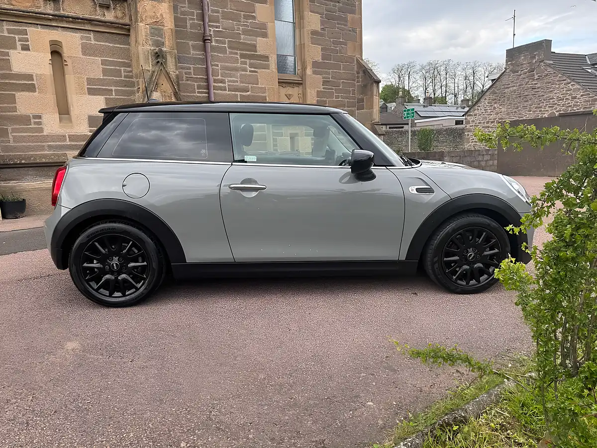 Used 2020 MINI Hatch Cooper Classic Grey - Interior and Exterior details 6