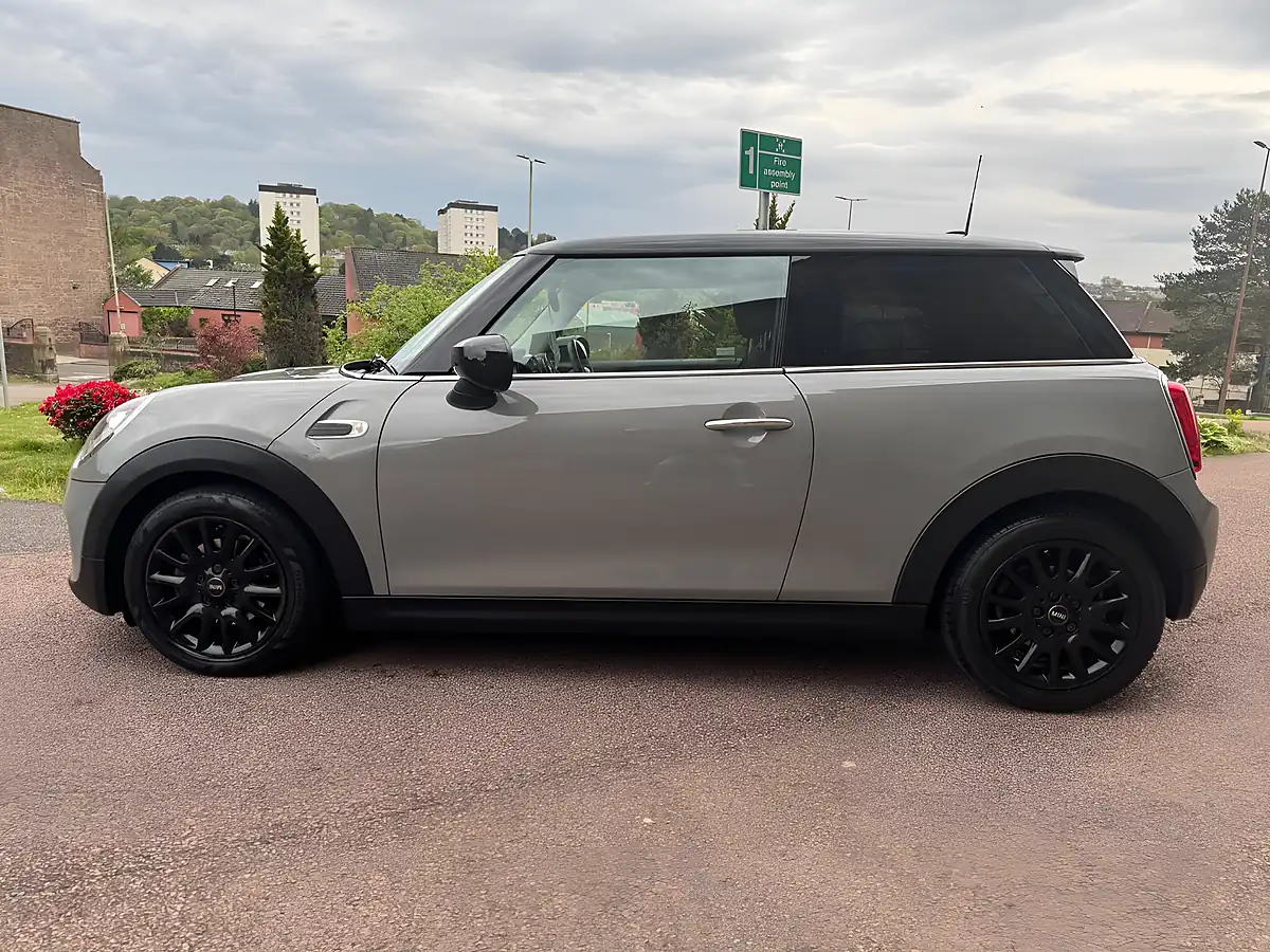 Used 2020 MINI Hatch Cooper Classic Grey - Interior and Exterior details 7