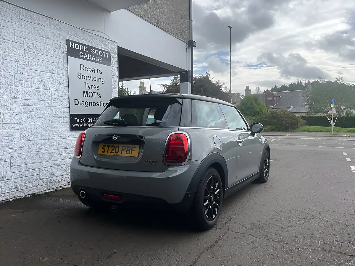 Used 2020 MINI Hatch Cooper Classic Grey - Interior and Exterior details 4