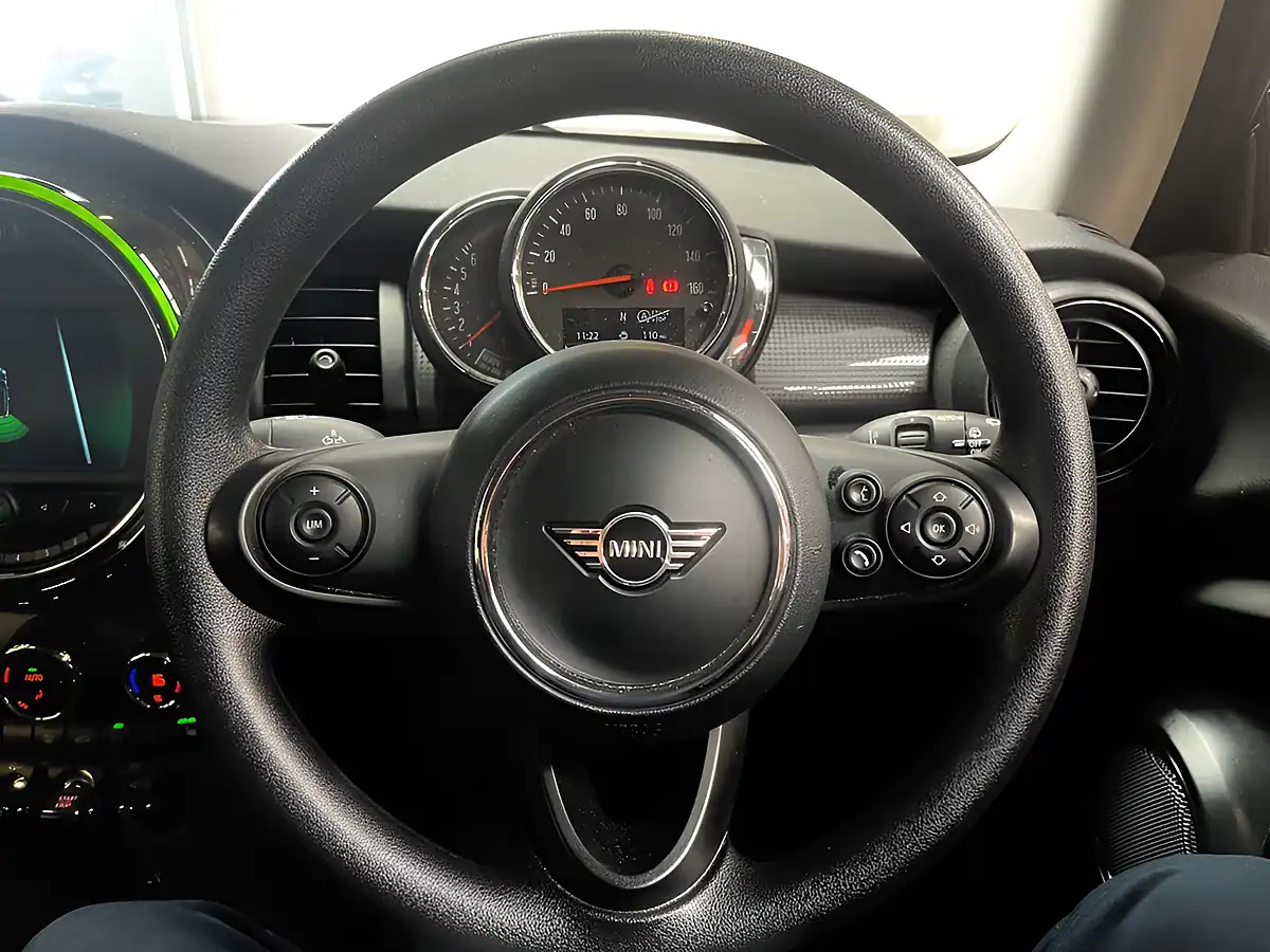 Used 2020 MINI Hatch Cooper Classic Grey - Interior and Exterior details 7