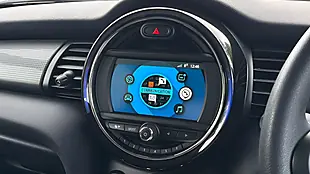 Used 2020 MINI Hatch Cooper Classic Melting Silver - Interior and Exterior details 17