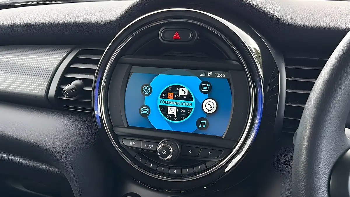 Used 2020 MINI Hatch Cooper Classic Melting Silver - Interior and Exterior details 17