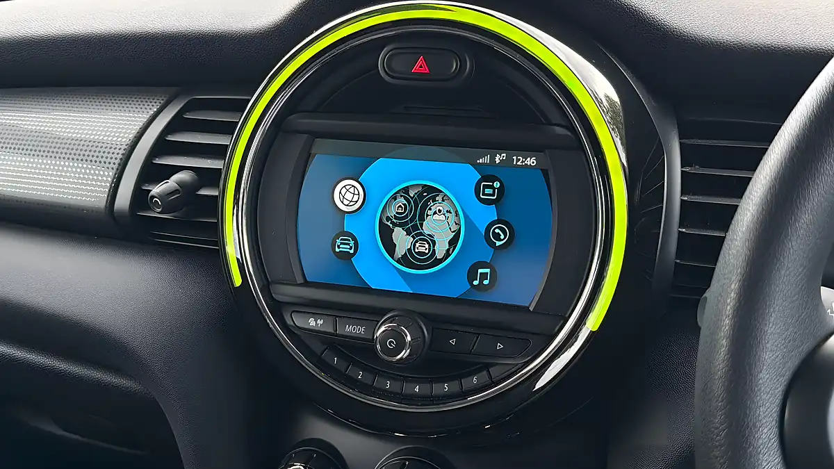 Used 2020 MINI Hatch Cooper Classic Melting Silver - Interior and Exterior details 18