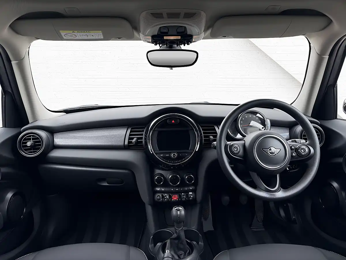 Used 2020 MINI Hatch Cooper Classic Melting Silver - Interior and Exterior details 5