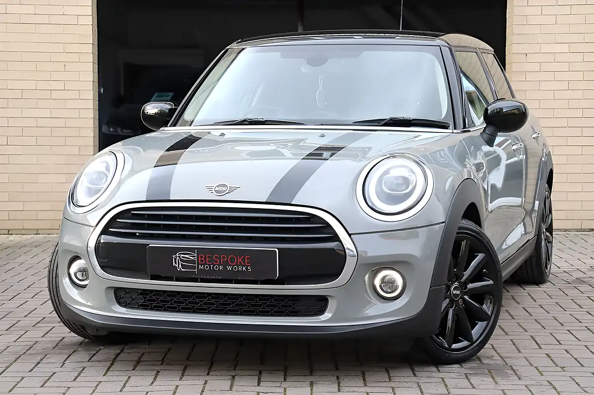 Used 2020 MINI Hatch Cooper Classic Moonwalk Grey - Front View