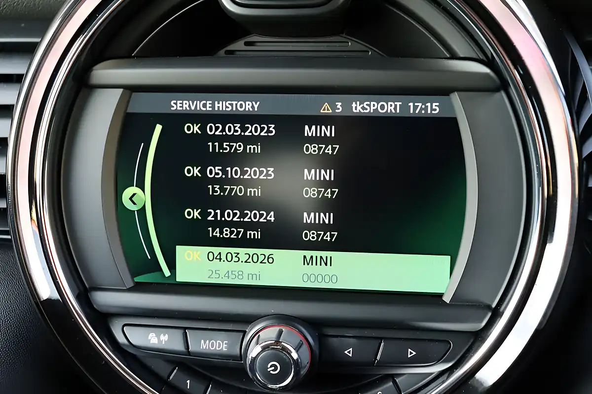 Used 2020 MINI Hatch Cooper Classic Moonwalk Grey - Interior and Exterior details 10