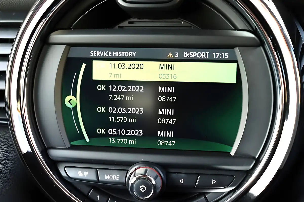 Used 2020 MINI Hatch Cooper Classic Moonwalk Grey - Interior and Exterior details 11