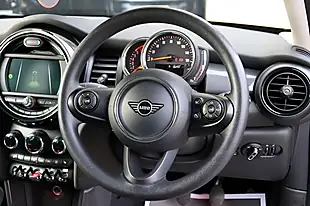 Used 2020 MINI Hatch Cooper Classic Moonwalk Grey - Interior and Exterior details 4