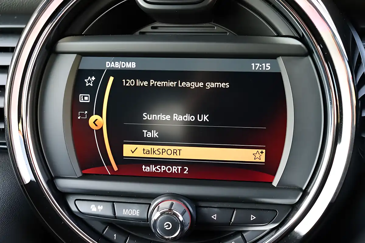Used 2020 MINI Hatch Cooper Classic Moonwalk Grey - Interior and Exterior details 8