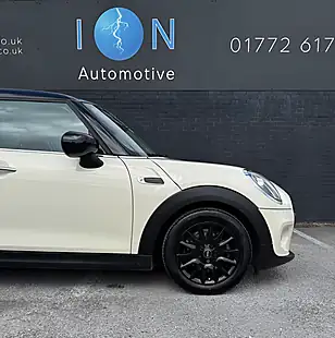 Used 2020 MINI Hatch Cooper Classic Pepper White - Interior and Exterior details 12