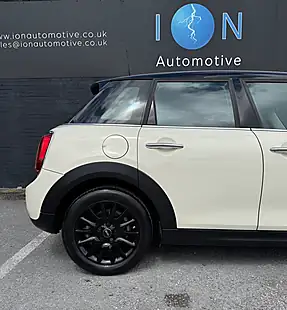 Used 2020 MINI Hatch Cooper Classic Pepper White - Interior and Exterior details 13