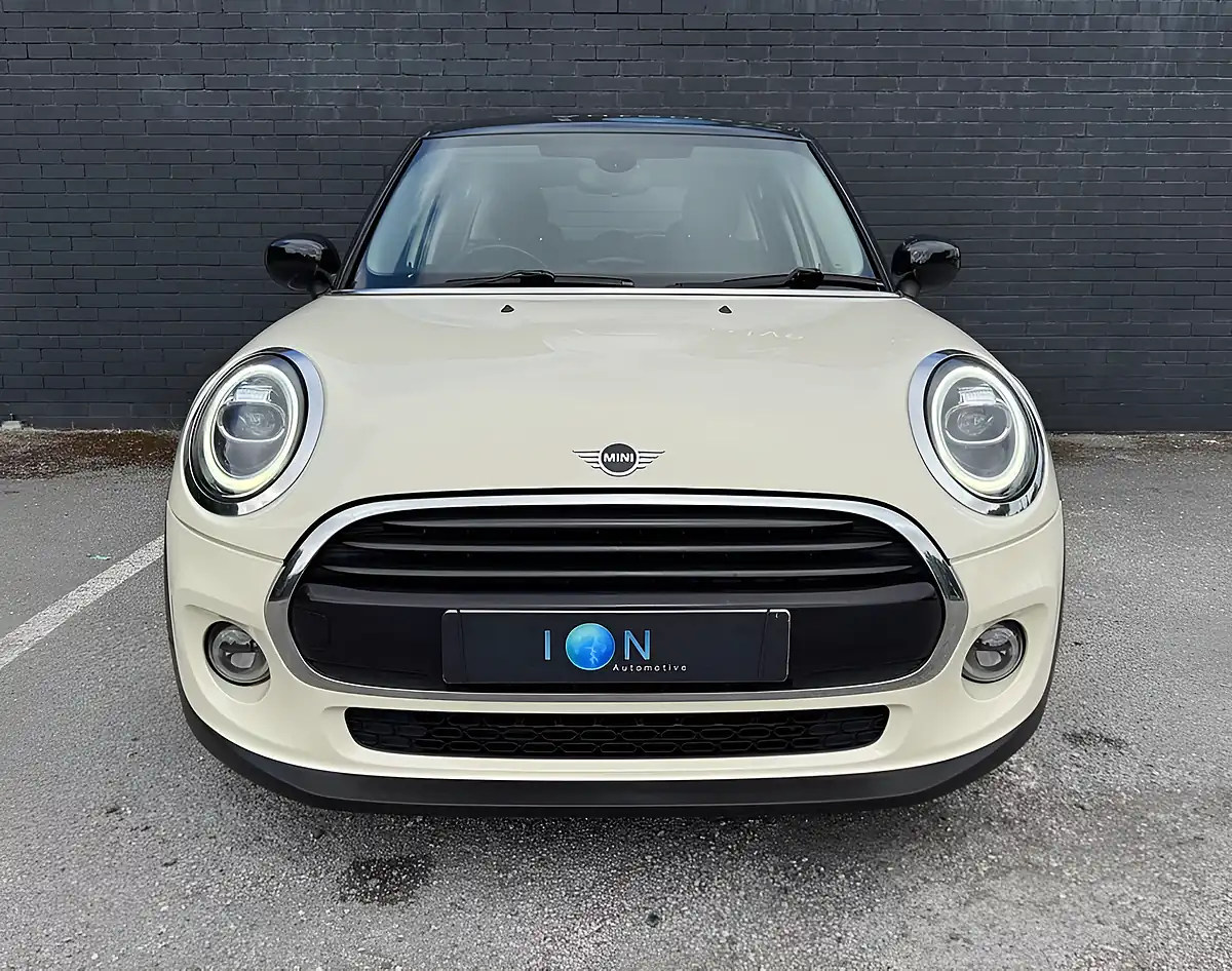 Used 2020 MINI Hatch Cooper Classic Pepper White - Interior and Exterior details 14