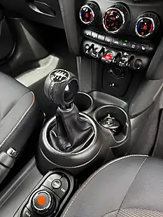 Used 2020 MINI Hatch Cooper Classic Pepper White - Interior and Exterior details 19