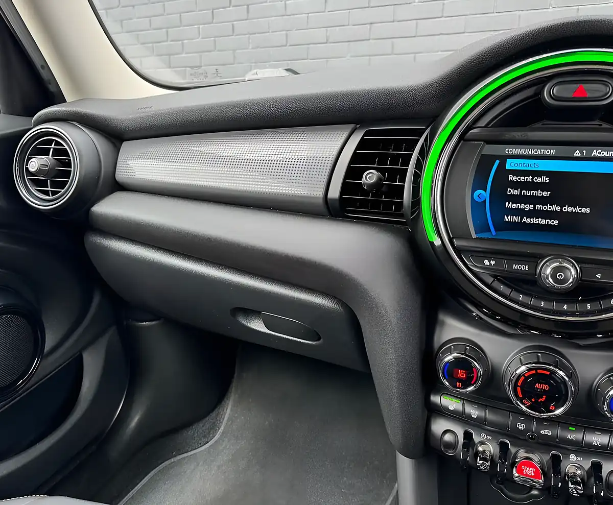 Used 2020 MINI Hatch Cooper Classic Pepper White - Interior and Exterior details 20