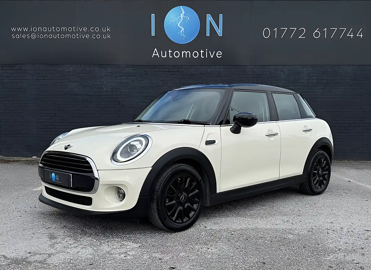 Used 2020 MINI Hatch Cooper Classic Pepper White - Interior and Exterior details 7