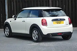 Used 2020 MINI Hatch Cooper Classic Pepper White - Interior and Exterior details 4