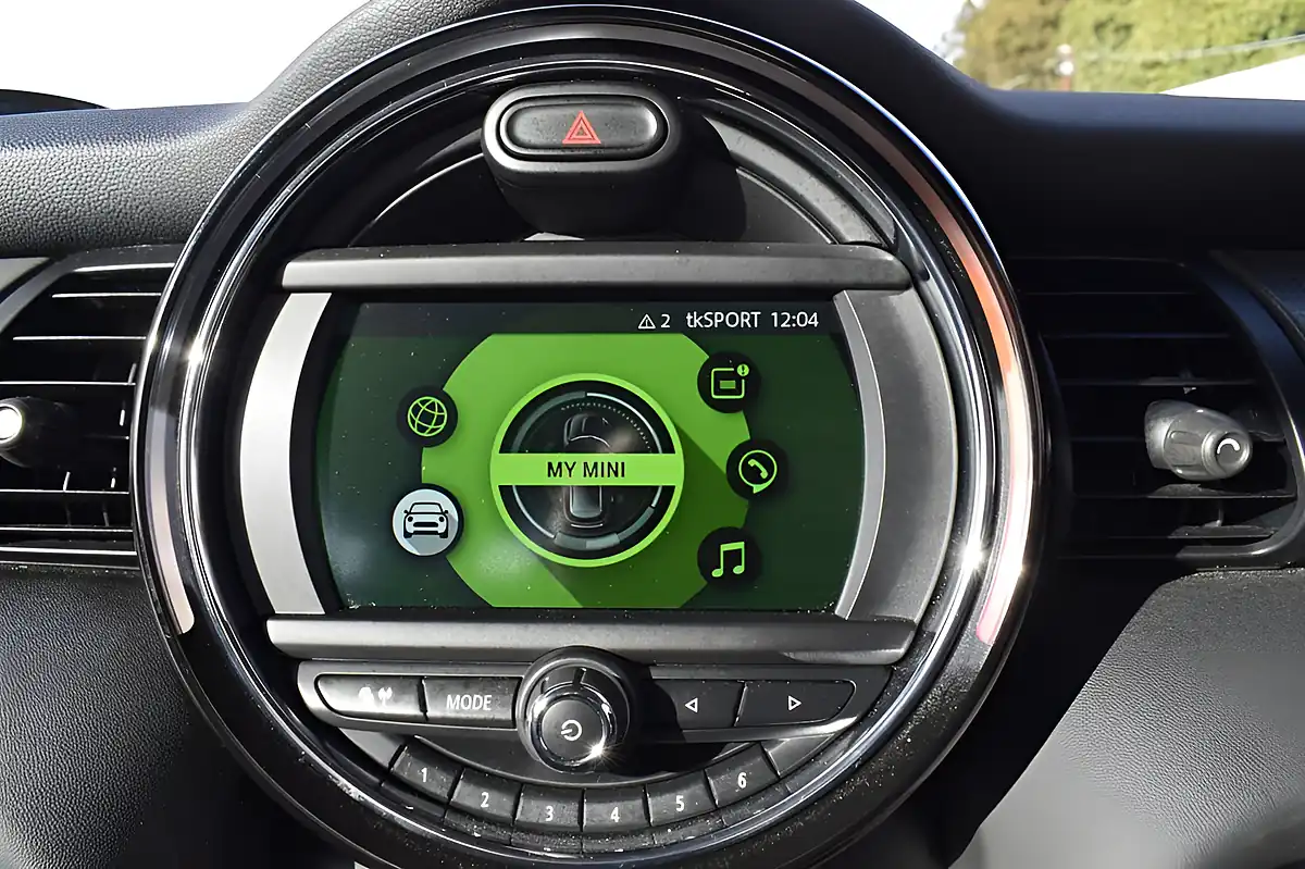 Used 2020 MINI Hatch Cooper Classic Silver - Interior and Exterior details 11