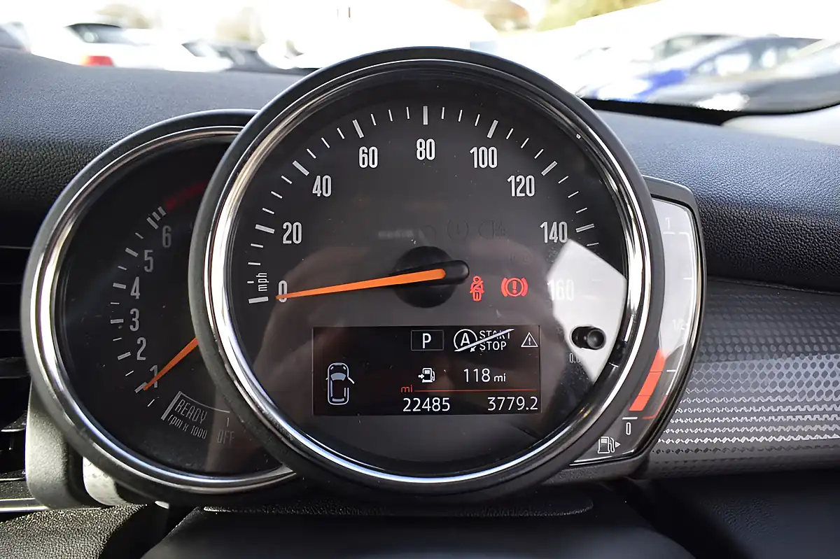 Used 2020 MINI Hatch Cooper Classic Silver - Interior and Exterior details 12