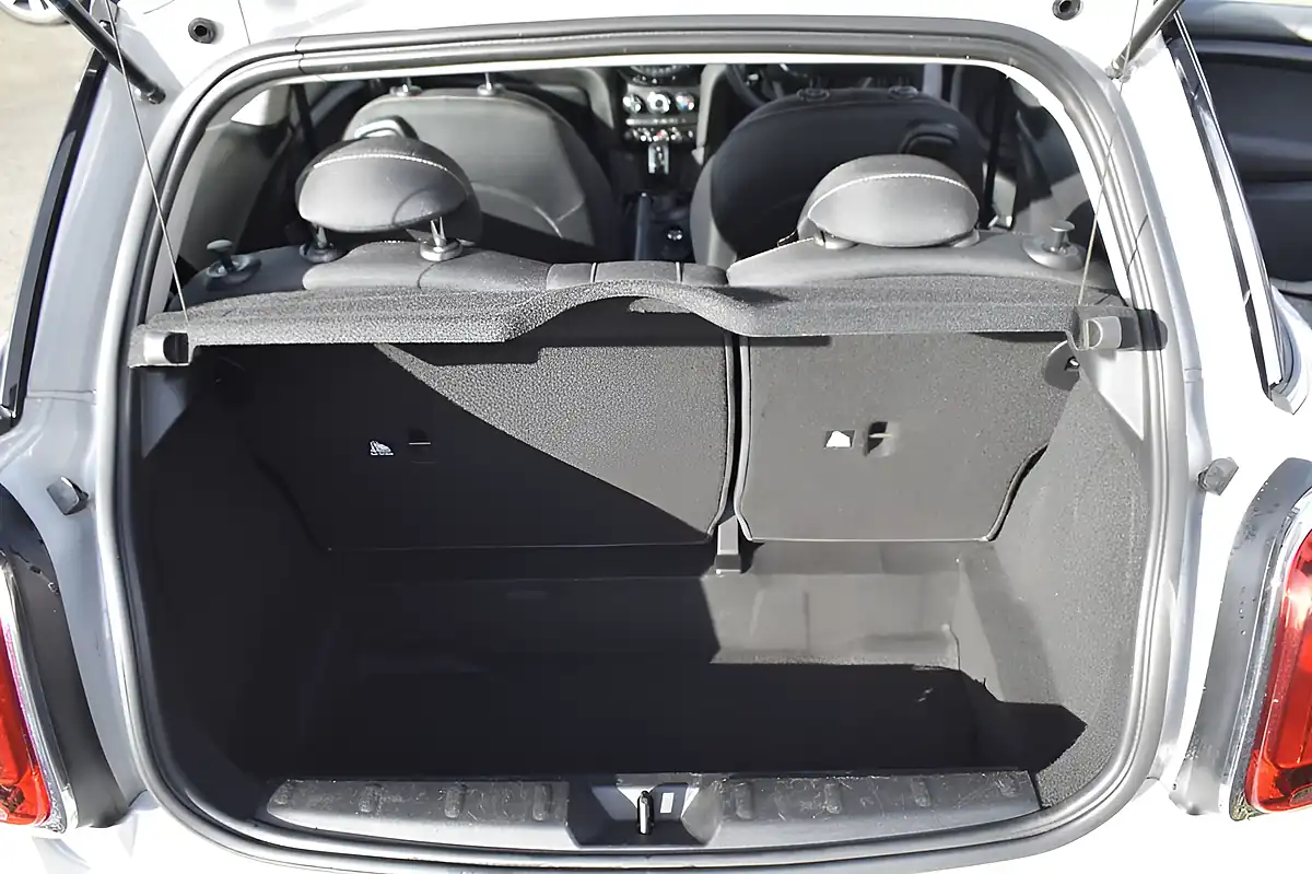 Used 2020 MINI Hatch Cooper Classic Silver - Interior and Exterior details 20