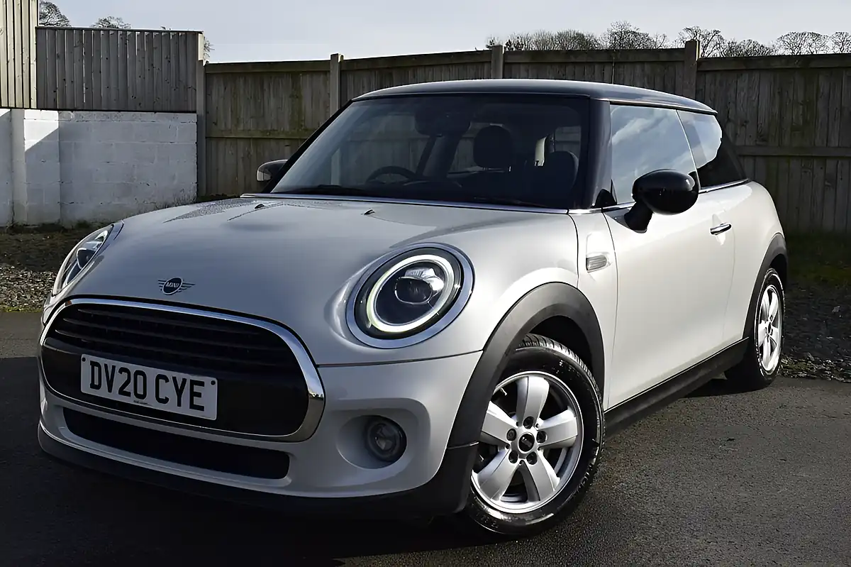 Used 2020 MINI Hatch Cooper Classic Silver - Interior and Exterior details 3