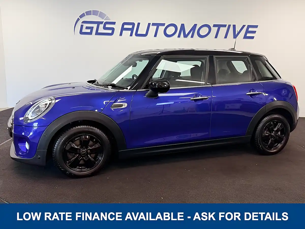 Used 2020 MINI Hatch Cooper Classic Starlight Blue - Front View