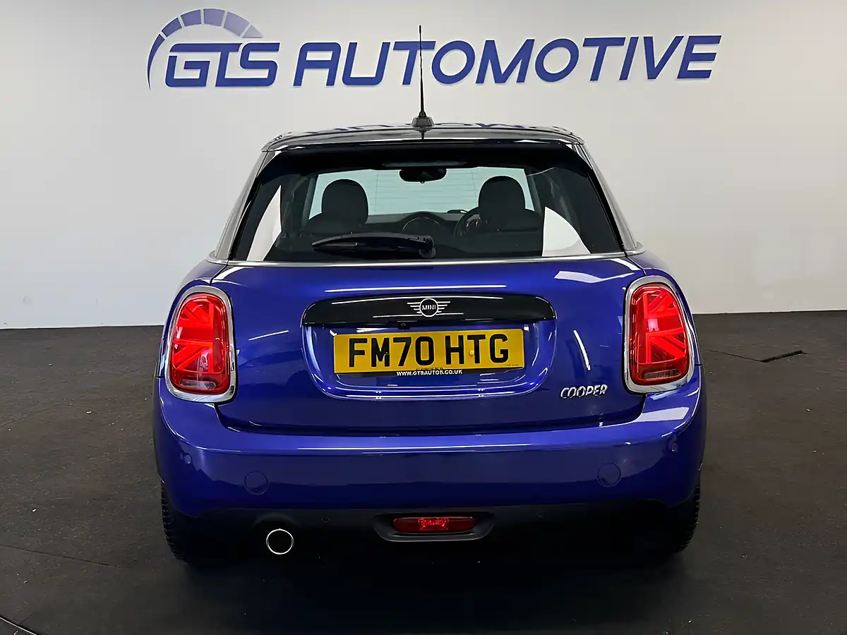 Used 2020 MINI Hatch Cooper Classic Starlight Blue - Interior and Exterior details 13