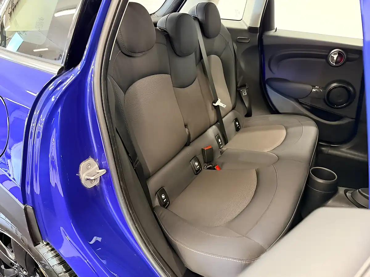 Used 2020 MINI Hatch Cooper Classic Starlight Blue - Interior and Exterior details 6