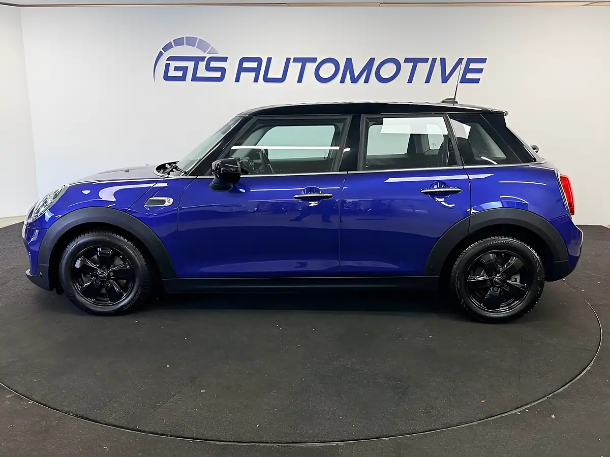 Used 2020 MINI Hatch Cooper Classic Starlight Blue - Interior and Exterior details 7