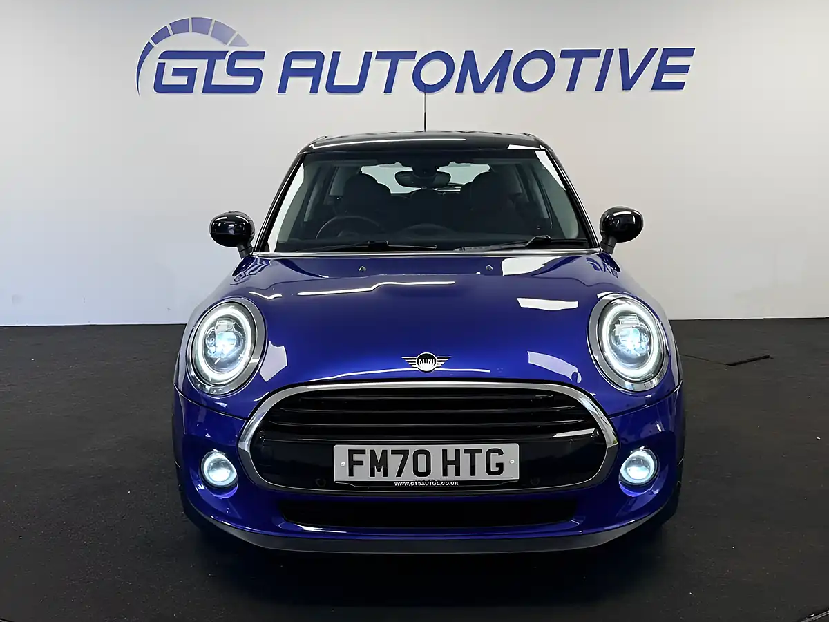 Used 2020 MINI Hatch Cooper Classic Starlight Blue - Interior and Exterior details 8
