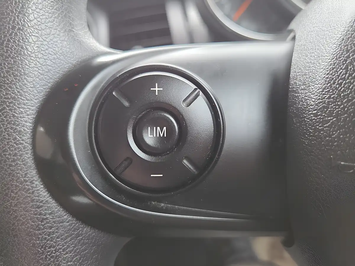Used 2020 MINI Hatch Cooper Classic White - Interior and Exterior details 13