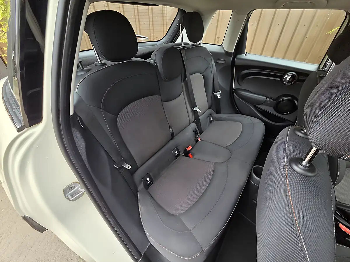 Used 2020 MINI Hatch Cooper Classic White - Interior and Exterior details 15