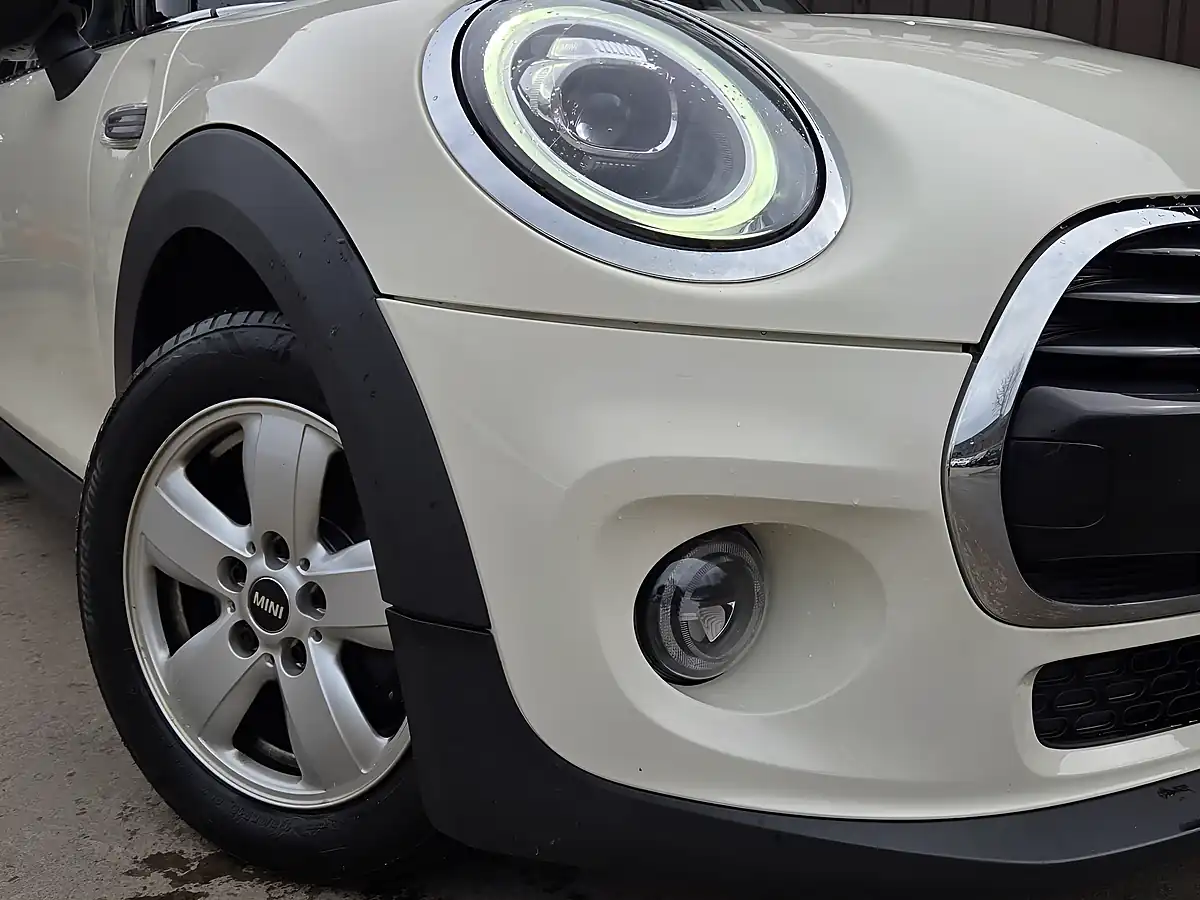 Used 2020 MINI Hatch Cooper Classic White - Interior and Exterior details 2