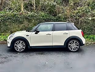 Used 2020 MINI Hatch Cooper Exclusive Pepper White - Interior and Exterior details 3