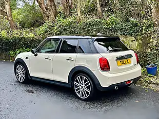 Used 2020 MINI Hatch Cooper Exclusive Pepper White - Interior and Exterior details 4