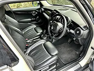 Used 2020 MINI Hatch Cooper Exclusive Pepper White - Interior and Exterior details 5