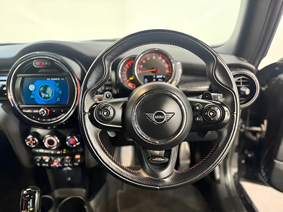 Used 2020 MINI Hatch Cooper S Sport Black - Interior and Exterior details 11