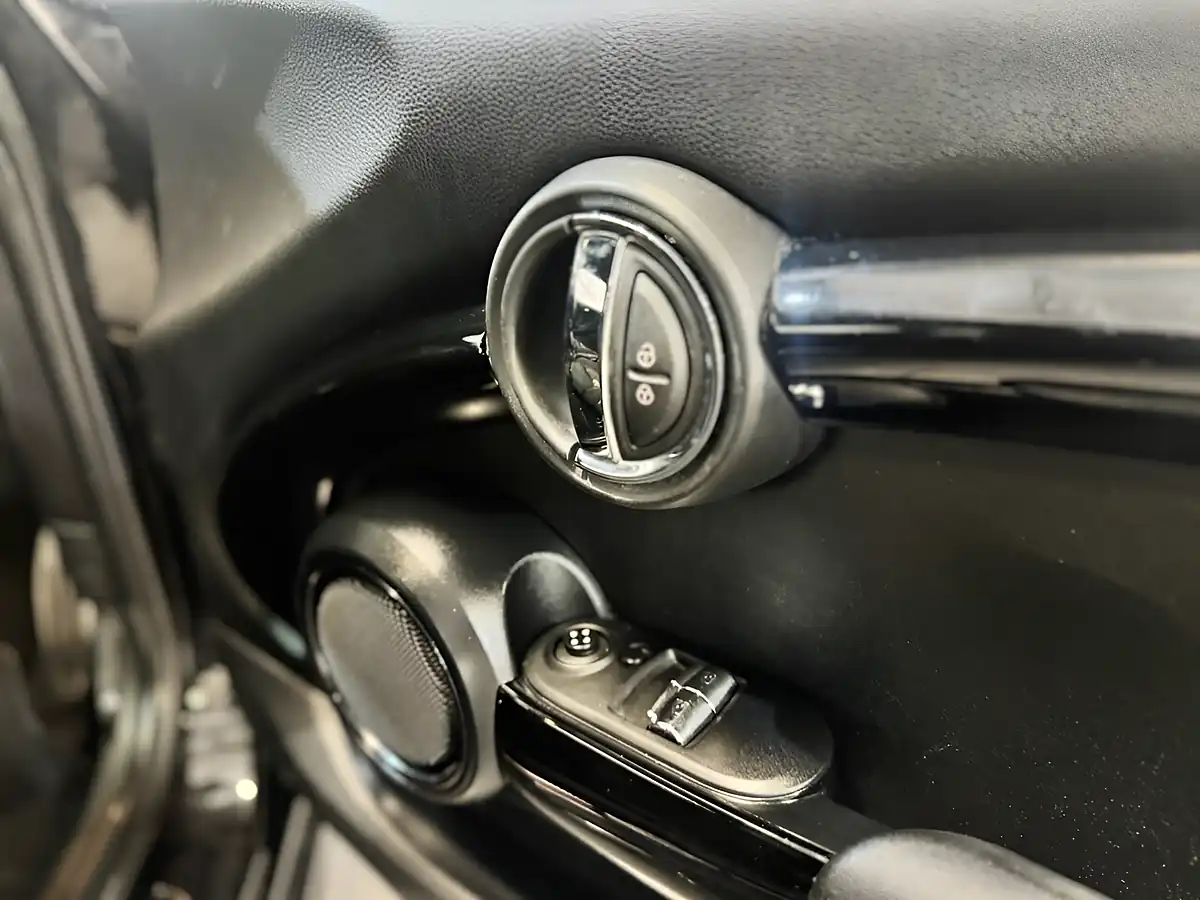 Used 2020 MINI Hatch Cooper S Sport Black - Interior and Exterior details 6