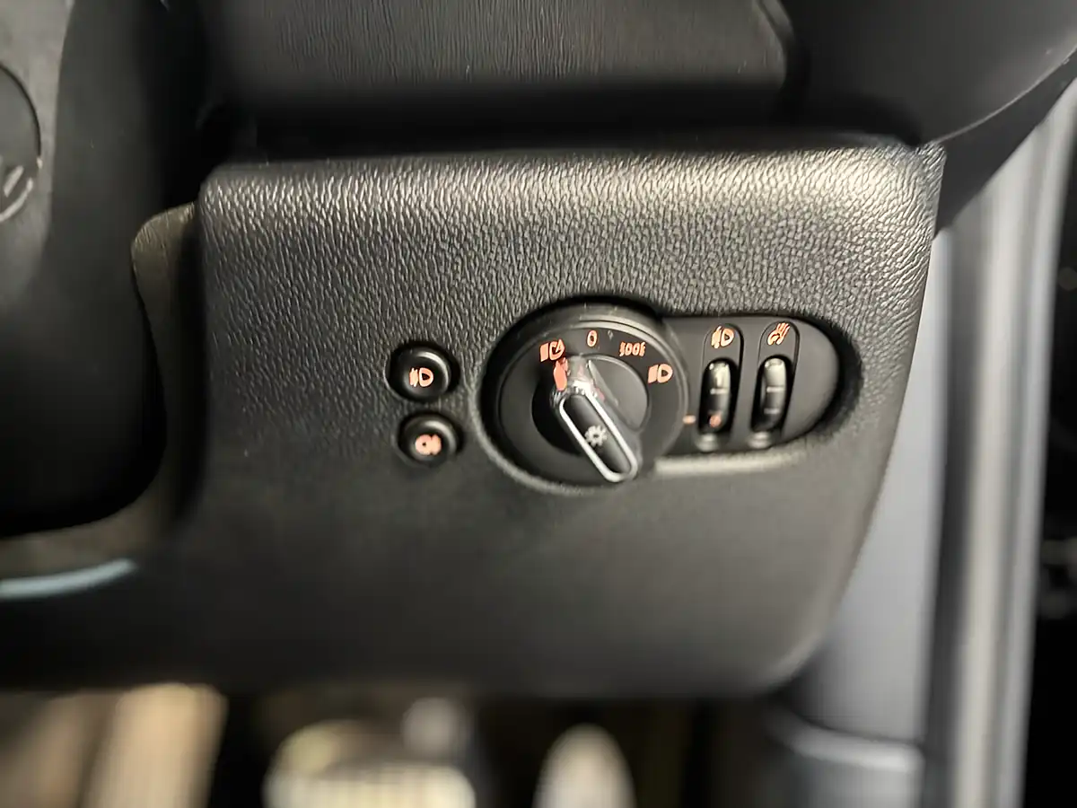 Used 2020 MINI Hatch Cooper S Sport Black - Interior and Exterior details 7