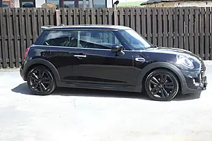 Used 2020 MINI Hatch Cooper Sport Midnight Black - Interior and Exterior details 2