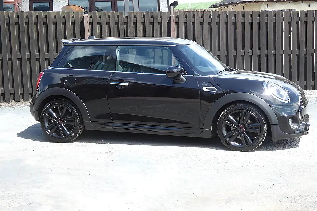Used 2020 MINI Hatch Cooper Sport Midnight Black - Interior and Exterior details 2